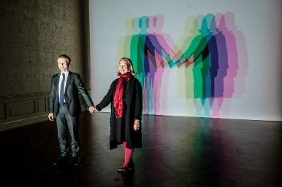 Am 20. November 2015 er&ouml;ffnete Kunst- und Kulturminister Josef Ostermayer (l.) die Ausstellung &quot;Olafur Eliasson: Baroque Baroque&quot; im Winterpalais. Im Bild mit der Direktorin des Belvedere Agnes Husslein-Arco (r.).