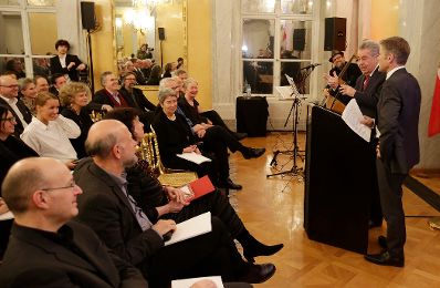 Am 27. J&auml;nner 2016 fand die &Uuml;berreichung des &Ouml;sterreichischen Kunstpreises 2015 durch Bundespr&auml;sident Heinz Fischer und Kunst- und Kulturminister Josef Ostermayer in der Pr&auml;sidentschaftskanzlei statt.