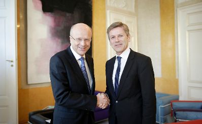Am 8. Februar 2016 traf Kanzleramtsminister Josef Ostermayer (r.) mit dem Pr&auml;sidenten des Europ&auml;ischen Gerichtshofs (EuGH) Koen Lenaerts (l.) zu einem informellen Austausch zusammen.