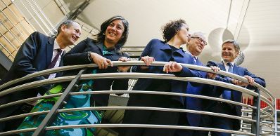 Am 17. Februar 2016 sprach Kunst- und Kulturminister Josef Ostermayer (r.) bei der Pressekonferenz anl&auml;sslich der Pr&auml;sentation von Angelika Fitz (m.) als zuk&uuml;nftige Direktorin des Architekturzentrums Wien. Im Bild mit Vizeb&uuml;rgermeisterin Maria Vassilakou (m.l.), Kulturstadtrat Andreas Mailath-Pokorny (l.) und Az W-Pr&auml;sident Hannes Swoboda (m.r.).