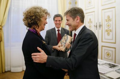 Am 26. Februar 2016 &uuml;berreichte Kunst- und Kulturminister Josef Ostermayer die Staatspreise &bdquo;Sch&ouml;nste B&uuml;cher &Ouml;sterreichs 2015&ldquo; im Bundeskanzleramt.