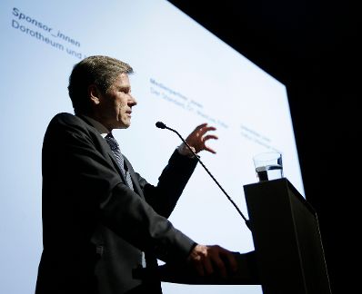 Am 3. M&auml;rz 2016 er&ouml;ffnete Kunst- und Kulturminister Josef Ostermayer (im Bild) die Ausstellung &quot;K&ouml;rper, Psyche und Tabu&quot; im Museum moderner Kunst Wien.