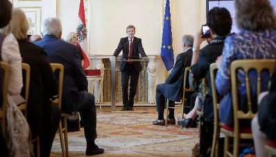 Am 22. April 2016 bestellte der Bundeskanzler Vertreterinnen und Vertreter der Wirtschaft zu Mitgliedern der bei der Bundesanstalt &quot;Statistik &Ouml;sterreich&quot; eingerichteten Wirtschaftskurie. Im Bild Kanzleramtsminister Josef Ostermayer.