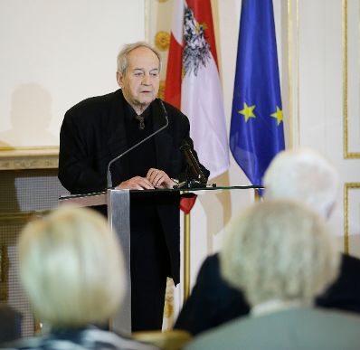 Am 25. April 2016 &uuml;berreichte Kunst- und Kulturminister Josef Ostermayer die Urkunde, mit der Heinz Marecek der Berufstitel Professor verliehen wurde. Im Bild der Laudator Otto Schenk.