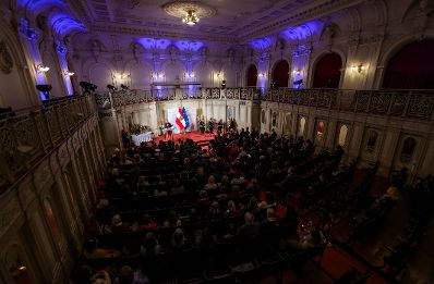 Am 12. November 2024 verlieh Bundesministerin Susanne Raab im Rahmen des Festaktes des &Ouml;sterreichischen Frauenpreises zwei Staatspreise, einen Lebenswerkpreis und weitere gestiftete Preise.