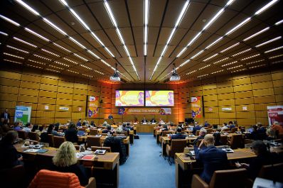Am 22. November 2024 nahm Bundesministerin Susanne Raab anl&auml;sslich der Kampagne &bdquo;Orange the World&ldquo; einer weltweiten Aktion &bdquo;16 Tage gegen Gewalt an Frauen&ldquo;, an einer Veranstaltung im Vienna International Centre teil.