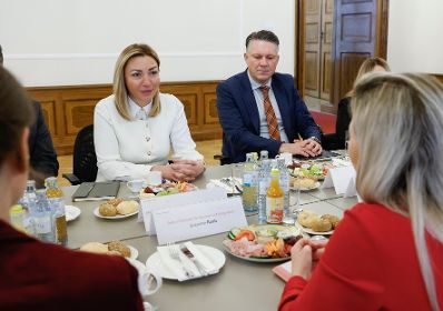Am 17. Dezember 2024 empfing Bundesministerin Susanne Raab die serbische Ministerin ohne Portfolio Tatjana Macura (l.) zu einem Arbeitsgespr&auml;ch.