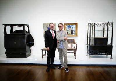 Am 16. Juli 2019 besuchte Bundesminister Alexander Schallenberg (l.) das Leopold Museum. Im Bild mit dem Direktor Hans Peter Wipplinger (r.).