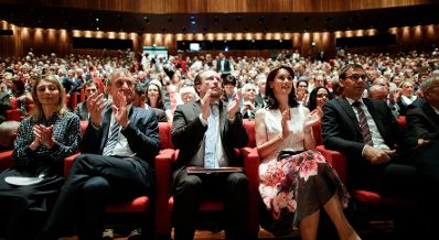 Am 17. Juli 2019 reiste Bundesminister Alexander Schallenberg (m.) anl&auml;sslich der Er&ouml;ffnung der Bregenzer Festspiele nach Bregenz.