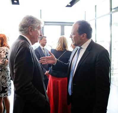 Am 17. Juli 2019 reiste Bundesminister Alexander Schallenberg (r.) anl&auml;sslich der Er&ouml;ffnung der Bregenzer Festspiele nach Bregenz.