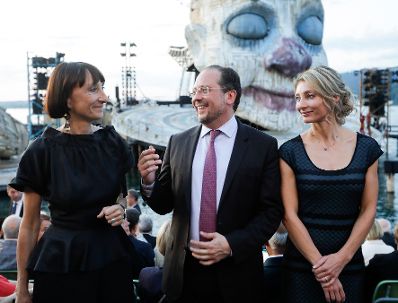 Am 17. Juli 2019 reiste Bundesminister Alexander Schallenberg (m.) anl&auml;sslich der Er&ouml;ffnung der Bregenzer Festspiele nach Bregenz.