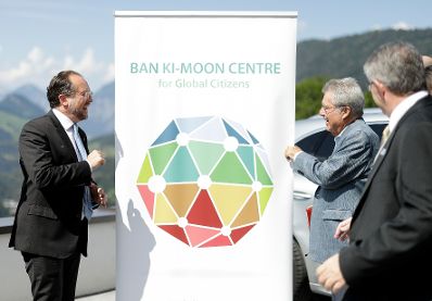 Am 26. August 2019 nahm Bundesminister Alexander Schallenberg (l.) am Forum Alpbach teil. Im Bild mit Heinz Fischer (r.) beim High-Level Retreat &ldquo;Promoting the SDGs in Europe&rdquo;.