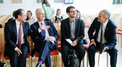 Am 27. August 2019 nahm Bundesminister Alexander Schallenberg am Forum Alpbach teil. Im Bild beim Panel: &bdquo;Brexit: Aufbruch ins Ungewisse&ldquo;.