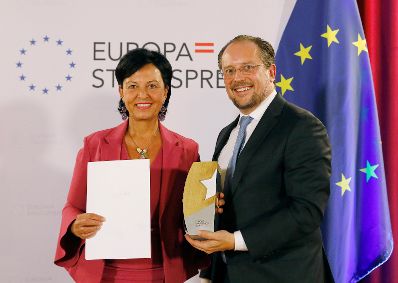 Am 17. September 2019 verlieh Bundesminister Alexander Schallenberg den Europastaatspreis.