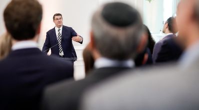 Am 19. September 2019 lud Bundeskanzlerin Brigitte Bierlein gemeinsam mit Bundesminister Alexander Schallenberg zum Empfang zu Rosch Ha Schana ins Bundeskanzleramt ein.