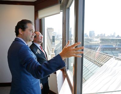 Am 24. September 2019 setzte Bundesminister Alexander Schallenberg (r.) seiner Reise anl&auml;sslich der UN-Generalversammlung nach New York fort. Im Bild mit Max Hollein (.), Direktor des Metropolitan Museums.