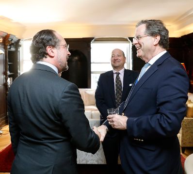 Am 24. September 2019 setzte Bundesminister Alexander Schallenberg (l.) seiner Reise anl&auml;sslich der UN-Generalversammlung nach New York fort. Im Bild mit David Harris (r.), Pr&auml;sident des American Jewish Comitee.