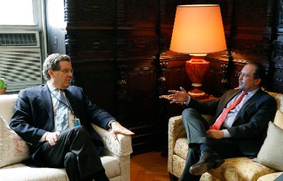 Am 24. September 2019 setzte Bundesminister Alexander Schallenberg (r.) seiner Reise anl&auml;sslich der UN-Generalversammlung nach New York fort. Im Bild mit David Harris (l.), Pr&auml;sident des American Jewish Comitee.