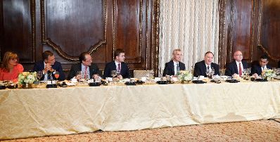 Am 24. September 2019 setzte Bundesminister Alexander Schallenberg seiner Reise anl&auml;sslich der UN-Generalversammlung nach New York fort. Im Bild beim Trans Atlantic Dinner von US Au&szlig;enminister Pompeo.