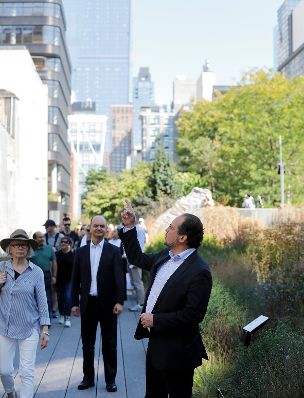 Am 24. September 2019 setzte Bundesminister Alexander Schallenberg seiner Reise anl&auml;sslich der UN-Generalversammlung nach New York fort. Im Bild beim Besuch der High Line.