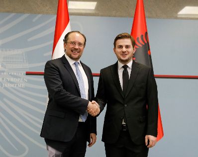 Am 8. Oktober 2019 reiste Bundesminister Alexander Schallenberg (l.) nach Albanien.Im Bild mit dem albaischen Au&szlig;enminister Gent Cakaj (r.).