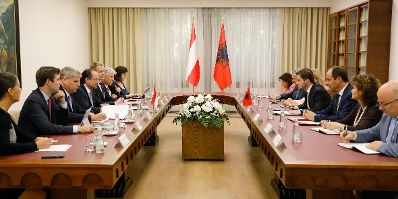 Am 8. Oktober 2019 reiste Bundesminister Alexander Schallenberg (l.) nach Albanien.Im Bild mit dem albaischen Au&szlig;enminister Gent Cakaj (r.).