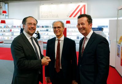 Am 16. Oktober 2019 reiste Bundesminister Alexander Schallenberg anl&auml;sslich der Er&ouml;ffnung des &ouml;sterreichischen Gemeinschaftsstands auf der 71. Frankfurter Buchmesse nach Frankfurt.