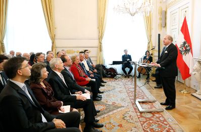 Am 28. Oktober 2019 &uuml;berreichte Bundesminister Alexander Schallenberg das Gro&szlig;e Ehrenzeichen f&uuml;r Verdienste um die Republik &Ouml;sterreich an Thomas Sch&auml;fer-Elmayer.