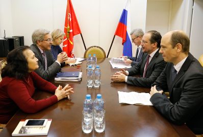 Am 16. November 2019 reiste Bundesminister Alexander Schallenberg anl&auml;sslich eines Arbeitsbesuchs nach Sankt Petersburg. Im Bild mit Vertreter des St. Petersburg Human Rights Council.