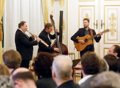 Am 25. November 2019 verlieh Bundesminister Alexander Schallenberg den &Ouml;sterreichischer Kunstpreis und Hans Hollein Kunstpreis 2019.