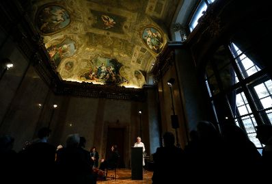 Am 26. November 2019 &uuml;berreichte Bundesminister Alexander Schallenberg das Gro&szlig;e Goldene Ehrenzeichen f&uuml;r Verdienste um die Republik &Ouml;sterreich an Karin Bergmann.