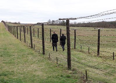 Am 29. November 2019 nahm Bundesminister Alexander Schallenberg (r.) an der Gedenkveranstaltung in Hardegg - Cizov Anl&auml;sslich des 30. Jahrestags des Falls des Eisernen Vorhangs zwischen &Ouml;sterreich und der ehemaligen Tschechoslowakei teil. Im Bild mit dem tschechischen Au&szlig;enminister Tomas Petricek (l.).