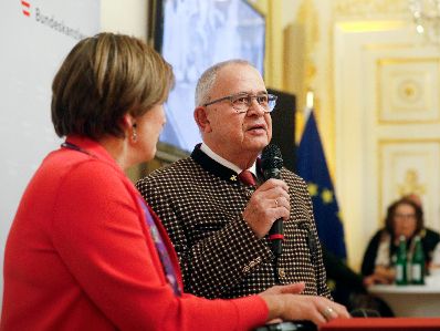 Am 29. November 2019 fand der Festakt 10-J&auml;hriges Jubil&auml;um der Ratifizierung der UNESCO Konvention und Verleihung der Urkunden an die Aufnahme Immaterielles Kulturerbe.