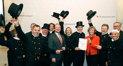 Am 29. November 2019 fand der Festakt 10-J&auml;hriges Jubil&auml;um der Ratifizierung der UNESCO Konvention und Verleihung der Urkunden an die Aufnahme Immaterielles Kulturerbe.