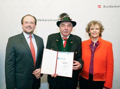 Am 29. November 2019 fand der Festakt 10-J&auml;hriges Jubil&auml;um der Ratifizierung der UNESCO Konvention und Verleihung der Urkunden an die Aufnahme Immaterielles Kulturerbe.