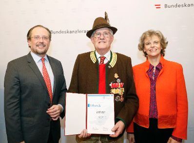 Am 29. November 2019 fand der Festakt 10-J&auml;hriges Jubil&auml;um der Ratifizierung der UNESCO Konvention und Verleihung der Urkunden an die Aufnahme Immaterielles Kulturerbe.