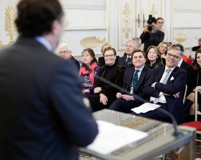 Am 2. Dezember 2019 &uuml;berreichte Bundesminister Alexander Schallenberg die Urkunde &uuml;ber die Verleihung des Berufstitels Professor an Franz Pichorner.