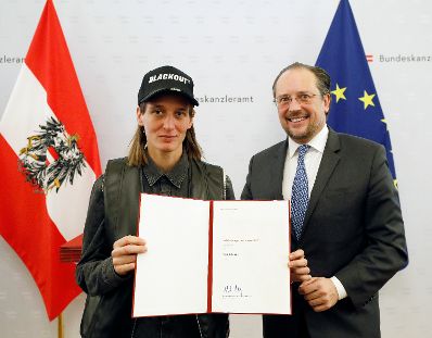 Am 6. Dezember 2019 nahm Bundesminister Alexander Schallenberg an der Verleihung der &quot;outstanding artist awards&quot; im Bundeskanzleramt teil.