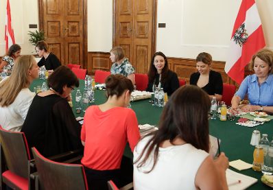 Am 25. Juli 2019 traf Bundesministerin Ines Stilling (im Bild) die f&uuml;r den Bereich Gewaltschutz zust&auml;ndigen Landesr&auml;tinnen der Bundesl&auml;nder.