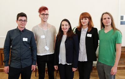 Am 11. September 2019 nahm Bundesministerin Ines Stilling an der Veranstaltung &bdquo;Arbeitsgruppe zu diversit&auml;tsgerechter Sprache&ldquo; teil. Im Bild (v.l.n.r.) Tobias Humer, Verein Intergeschlechtliche Menschen &Ouml;sterreich, Boka En, Universit&auml;t Wien/Gender Studies, Bundesministerin Ines Stilling, Marija Petričević, Gleichbehandlungsanwaltschaft, Philipp Rouschal (#NaGeh &ndash; Mein Name, Mein Geschlecht, Meine Hochschule)