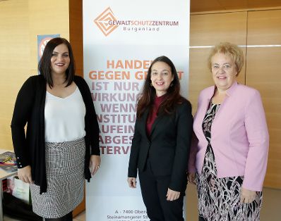 Am 8. Oktober 2019 er&ouml;ffnete Bundesministerin Ines Stilling die Festveranstaltung &bdquo;20 Jahre Gewaltschutzzentrum Burgenland&ldquo; in Eisenstadt. Ziel dieser Einrichtung ist es, die Sicherheit der Betroffenen zu erh&ouml;hen und sie in ein gewaltfreies Leben zu begleiten. Im Bild (v.l.n.r.) Landesr&auml;tin Astrid Eisenkopf, Bundesministerin Ines Stilling und Landtagspr&auml;sidentin Verena Dunst.