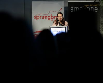 Am 10. Oktober 2019 wurden Unternehmen, die sich in der F&ouml;rderung von weiblichen Lehrlingen in handwerklich-technischen Berufen besonders engagieren, mit dem &bdquo;amaZone-Award&ldquo; ausgezeichnet. Bundesministerin Ines Stilling nahm an der Er&ouml;ffnung teil und betonte, wie wichtig es sei, Rollenklischees im Beruf zu &uuml;berwinden.