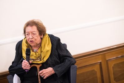 Am 14. Oktober 2019 hat Bundesministerin Ines Stilling die K&auml;the Leichter-Preise verliehen.