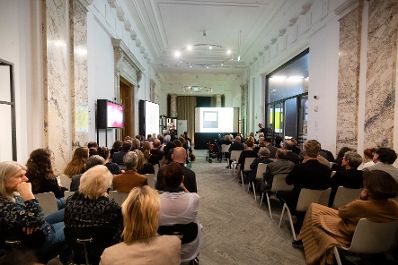 Am 16. Oktober 2019 er&ouml;ffnete Bundesministerin Ines Stilling die Pr&auml;sentation des Buches &bdquo;Das Massiv der Namen. Ein Denkmal f&uuml;r die &ouml;sterreichischen Opfer der Shoa in Maly Trostinec&ldquo; von Pia Sch&ouml;lnberger im Haus der Geschichte &Ouml;sterreichs.