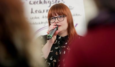 Am 22. Oktober 2019 er&ouml;ffnete Bundesministerin Ines Stilling den Expert*innen-Workshop zur Vorbereitung auf das 25-j&auml;hrige Jubil&auml;um der letzten Weltfrauenkonferenz in Peking &bdquo;Peking+25&ldquo;, in dem &uuml;ber innovative Ideen zur St&auml;rkung der Frauenrechte und Geschlechtergleichstellung diskutiert wird.