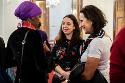 Am 22. Oktober 2019 er&ouml;ffnete Bundesministerin Ines Stilling (m.) den Expert*innen-Workshop zur Vorbereitung auf das 25-j&auml;hrige Jubil&auml;um der letzten Weltfrauenkonferenz in Peking &bdquo;Peking+25&ldquo;, in dem &uuml;ber innovative Ideen zur St&auml;rkung der Frauenrechte und Geschlechtergleichstellung diskutiert wird.