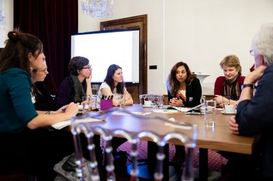 Am 22. Oktober 2019 er&ouml;ffnete Bundesministerin Ines Stilling den Expert*innen-Workshop zur Vorbereitung auf das 25-j&auml;hrige Jubil&auml;um der letzten Weltfrauenkonferenz in Peking &bdquo;Peking+25&ldquo;, in dem &uuml;ber innovative Ideen zur St&auml;rkung der Frauenrechte und Geschlechtergleichstellung diskutiert wird.