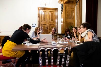 Am 22. Oktober 2019 er&ouml;ffnete Bundesministerin Ines Stilling den Expert*innen-Workshop zur Vorbereitung auf das 25-j&auml;hrige Jubil&auml;um der letzten Weltfrauenkonferenz in Peking &bdquo;Peking+25&ldquo;, in dem &uuml;ber innovative Ideen zur St&auml;rkung der Frauenrechte und Geschlechtergleichstellung diskutiert wird.