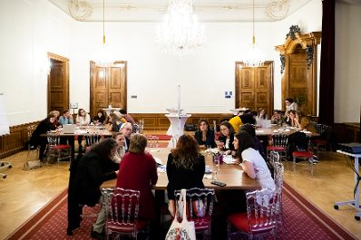 Am 22. Oktober 2019 er&ouml;ffnete Bundesministerin Ines Stilling den Expert*innen-Workshop zur Vorbereitung auf das 25-j&auml;hrige Jubil&auml;um der letzten Weltfrauenkonferenz in Peking &bdquo;Peking+25&ldquo;, in dem &uuml;ber innovative Ideen zur St&auml;rkung der Frauenrechte und Geschlechtergleichstellung diskutiert wird.