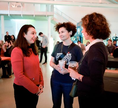 Am 26. Oktober 2019 er&ouml;ffnet Bundesministerin Ines Stilling die Benefizveranstaltung anl&auml;sslich des 20-j&auml;hrigen Bestehens des Vereins ZARA.